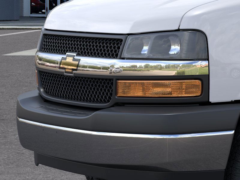 2025 Chevrolet Express Cutaway 3500 photo 4