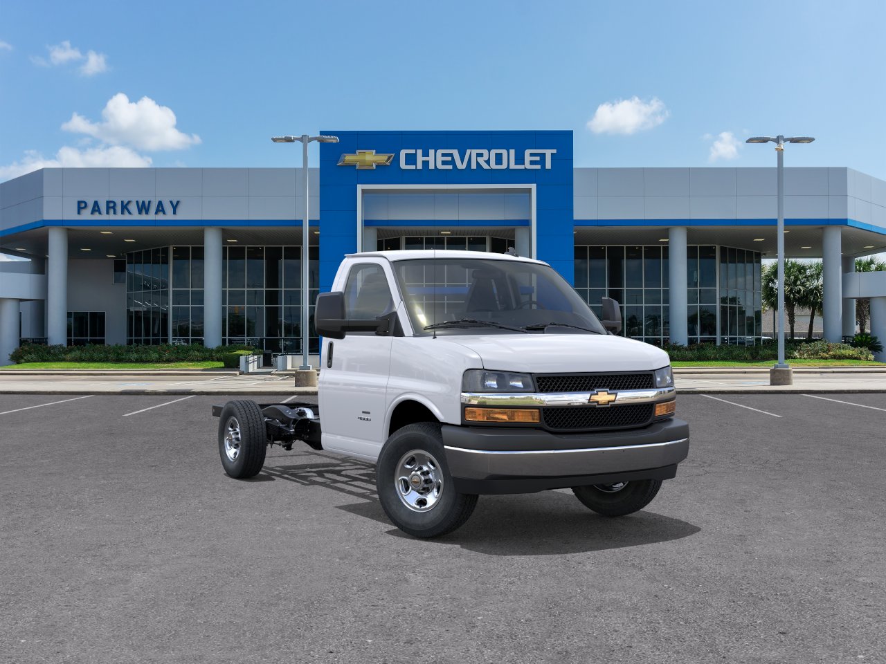 New 2025 Summit White Chevrolet 1WT image 26