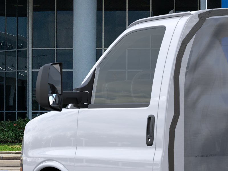 New 2025 Summit White Chevrolet 1WT image 37