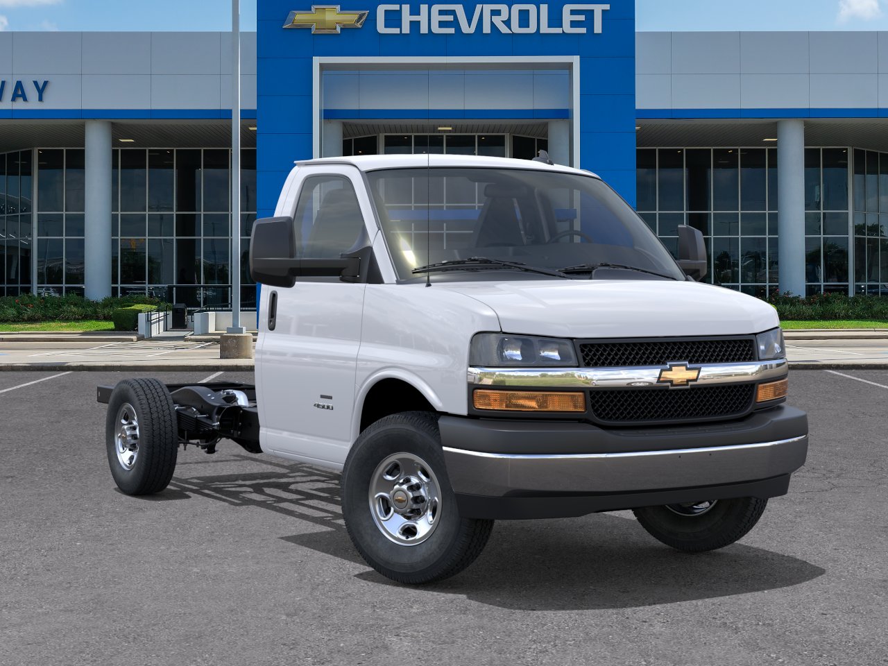 New 2025 Summit White Chevrolet 1WT image 32