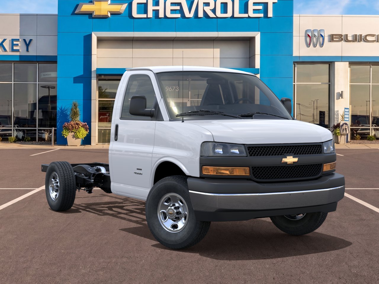 New 2026 Summit White Chevrolet 1WT image 31