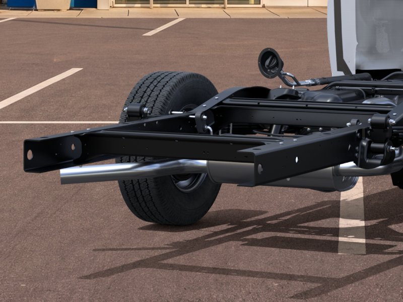 New 2026 Summit White Chevrolet 1WT image 38