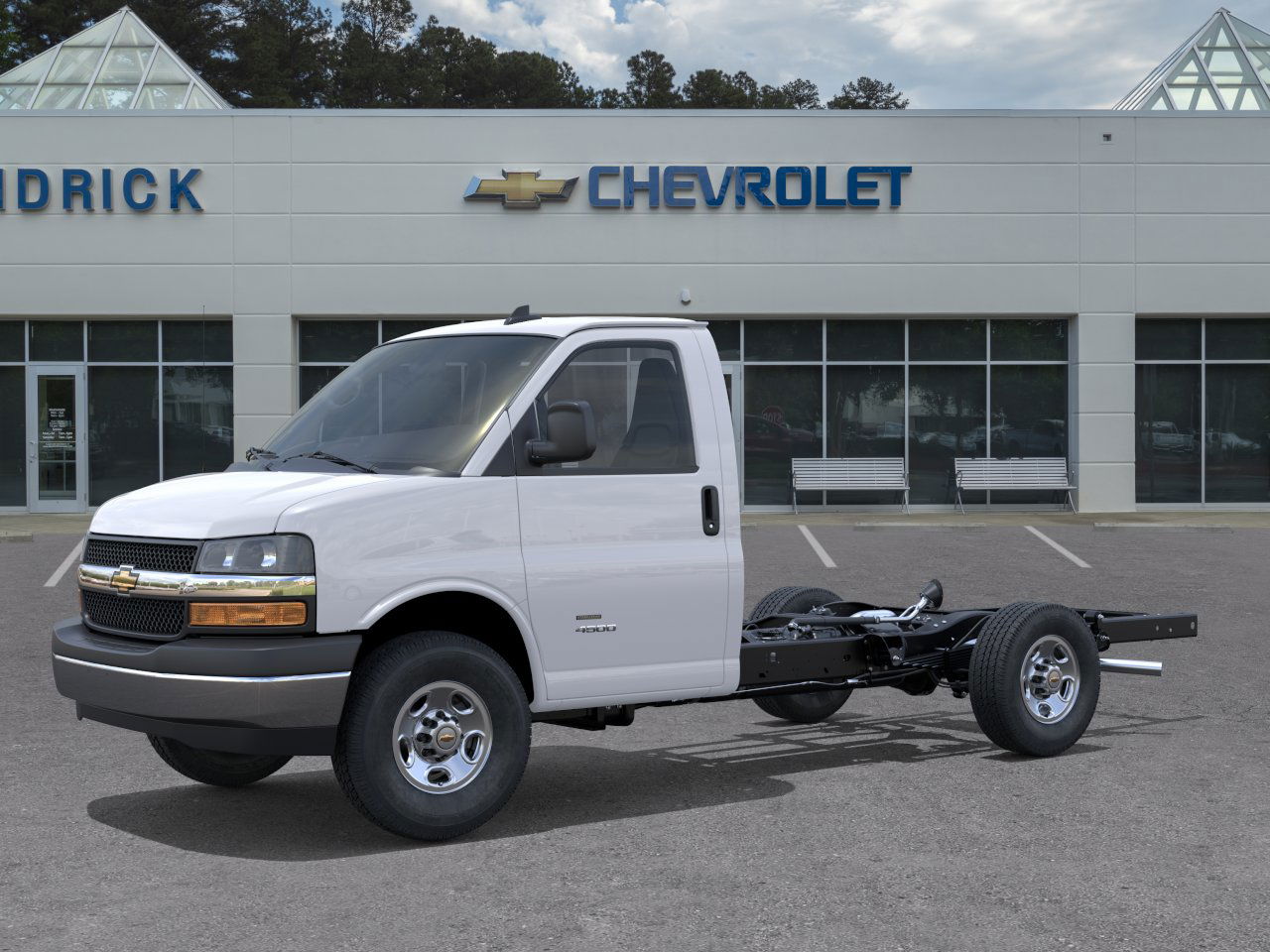 2025 Chevrolet Express Cutaway Base photo 39