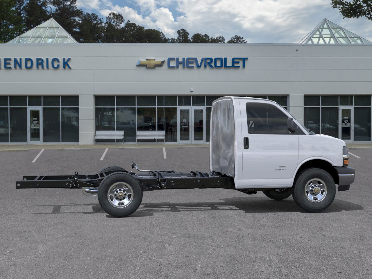 2025 Chevrolet Express Cutaway Base photo 42