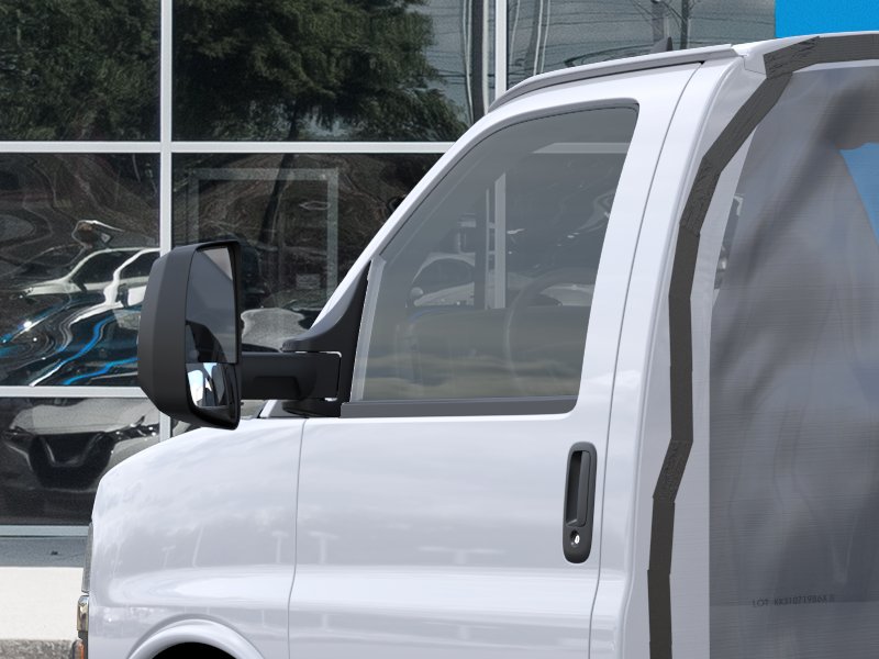 New 2026 Summit White Chevrolet 1WT image 37