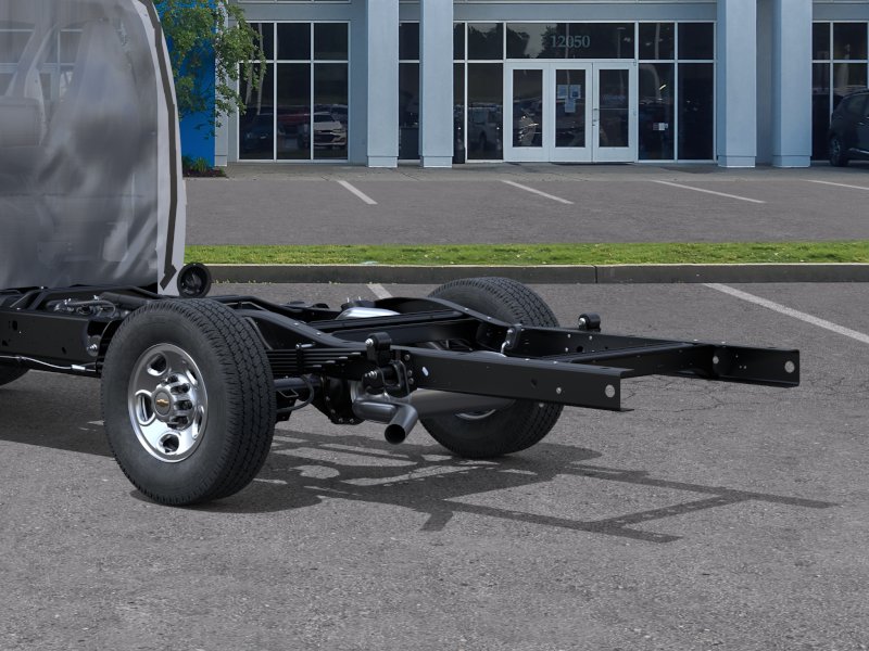 New 2026 Summit White Chevrolet 1WT image 37