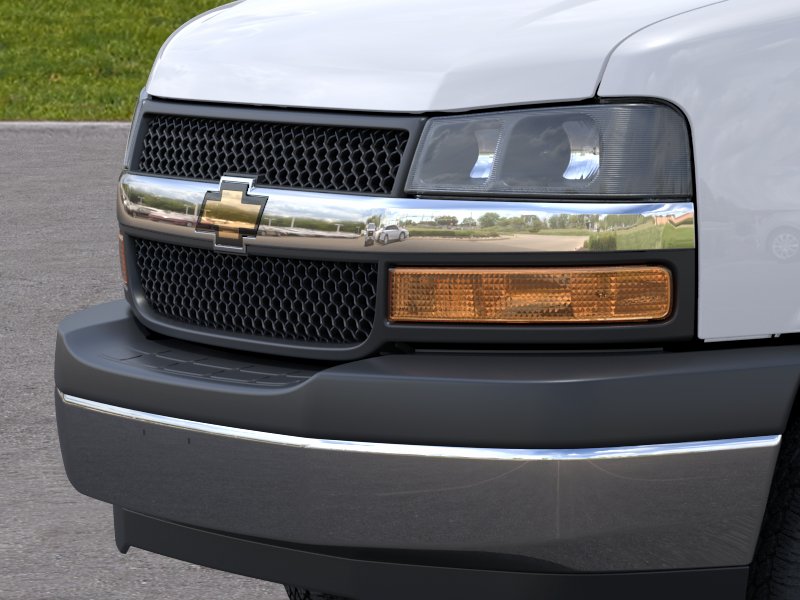 New 2026 Summit White Chevrolet 1WT image 44