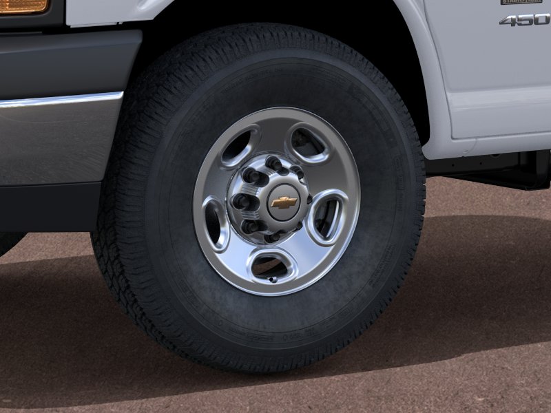New 2025 Summit White Chevrolet 1WT image 32