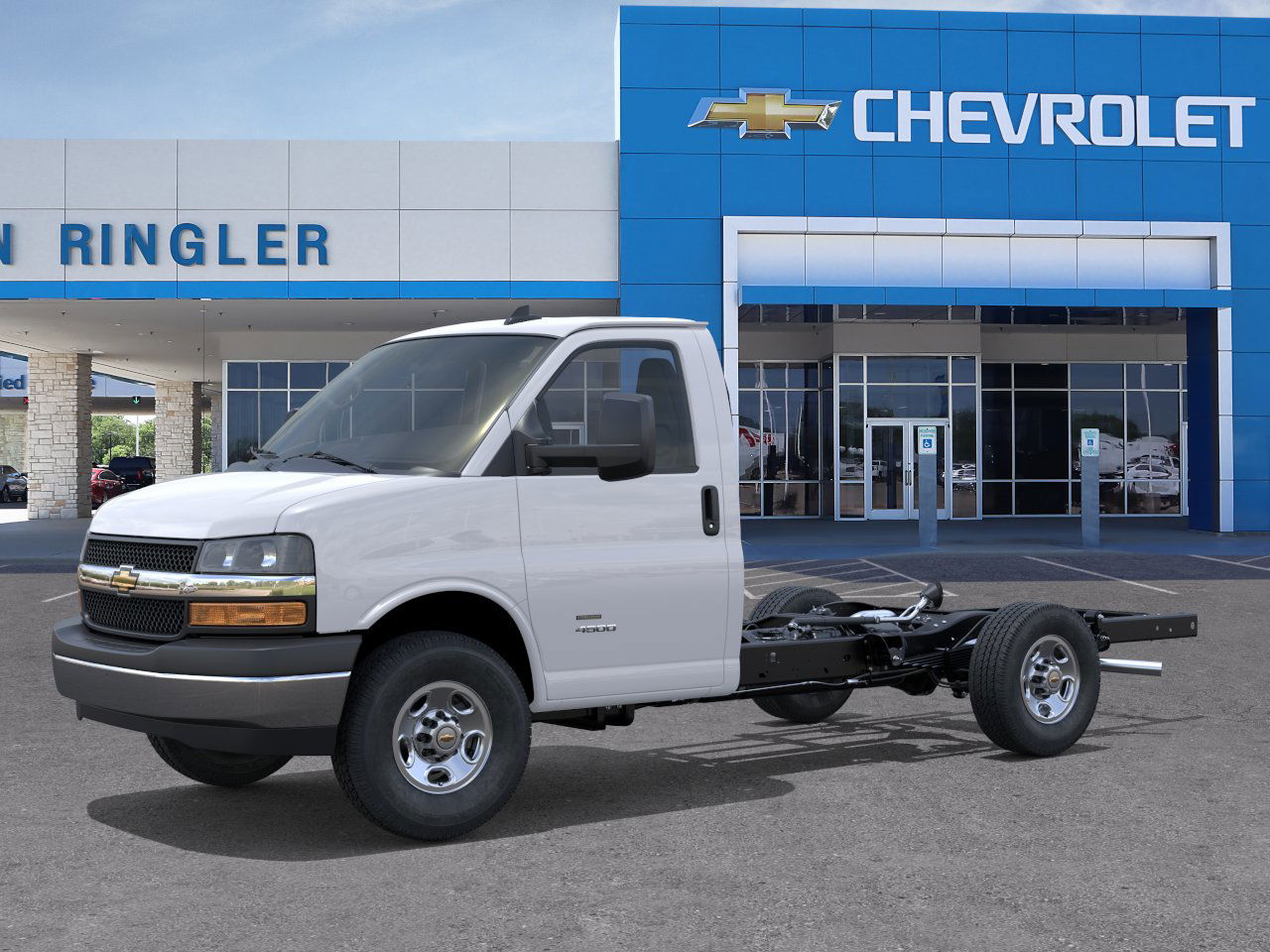 2025 Chevrolet Express Cutaway 3500 photo 2