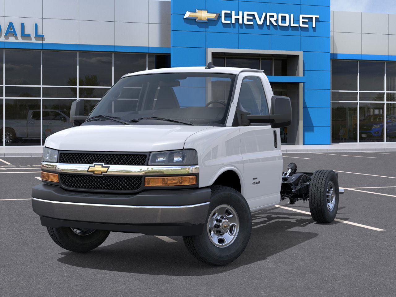 2025 Chevrolet Express Cutaway 3500 photo 2
