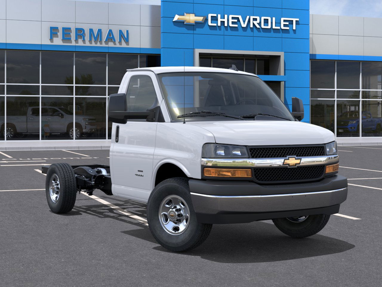 2025 Chevrolet Express Cutaway 3500 photo 3