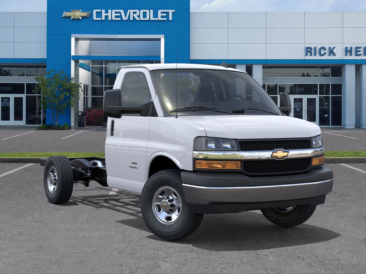 New 2025 Summit White Chevrolet 1WT image 32