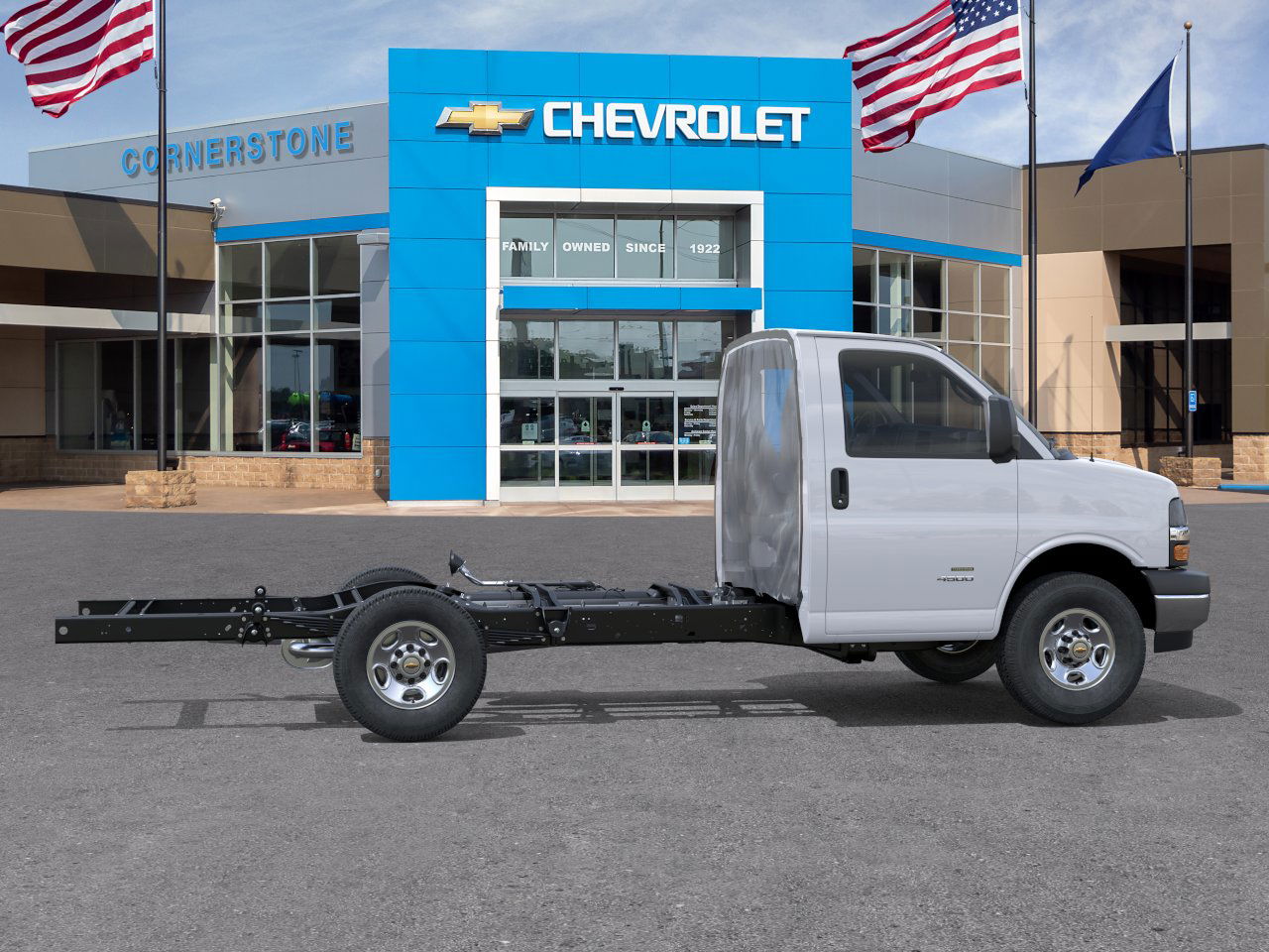 2025 Chevrolet Express Cutaway 3500 photo 3