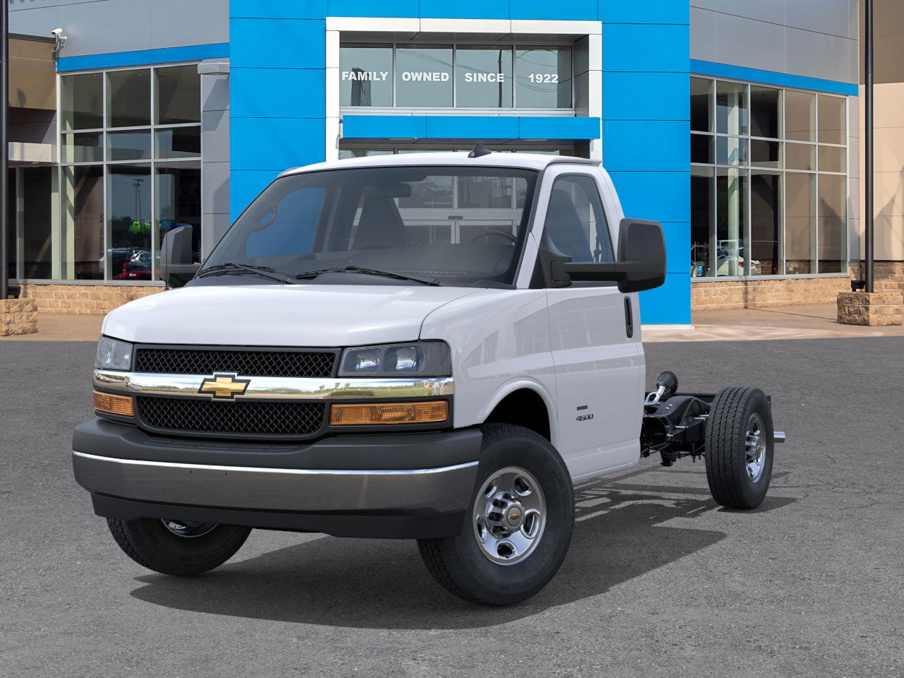 2025 Chevrolet Express Cutaway 3500 photo 4