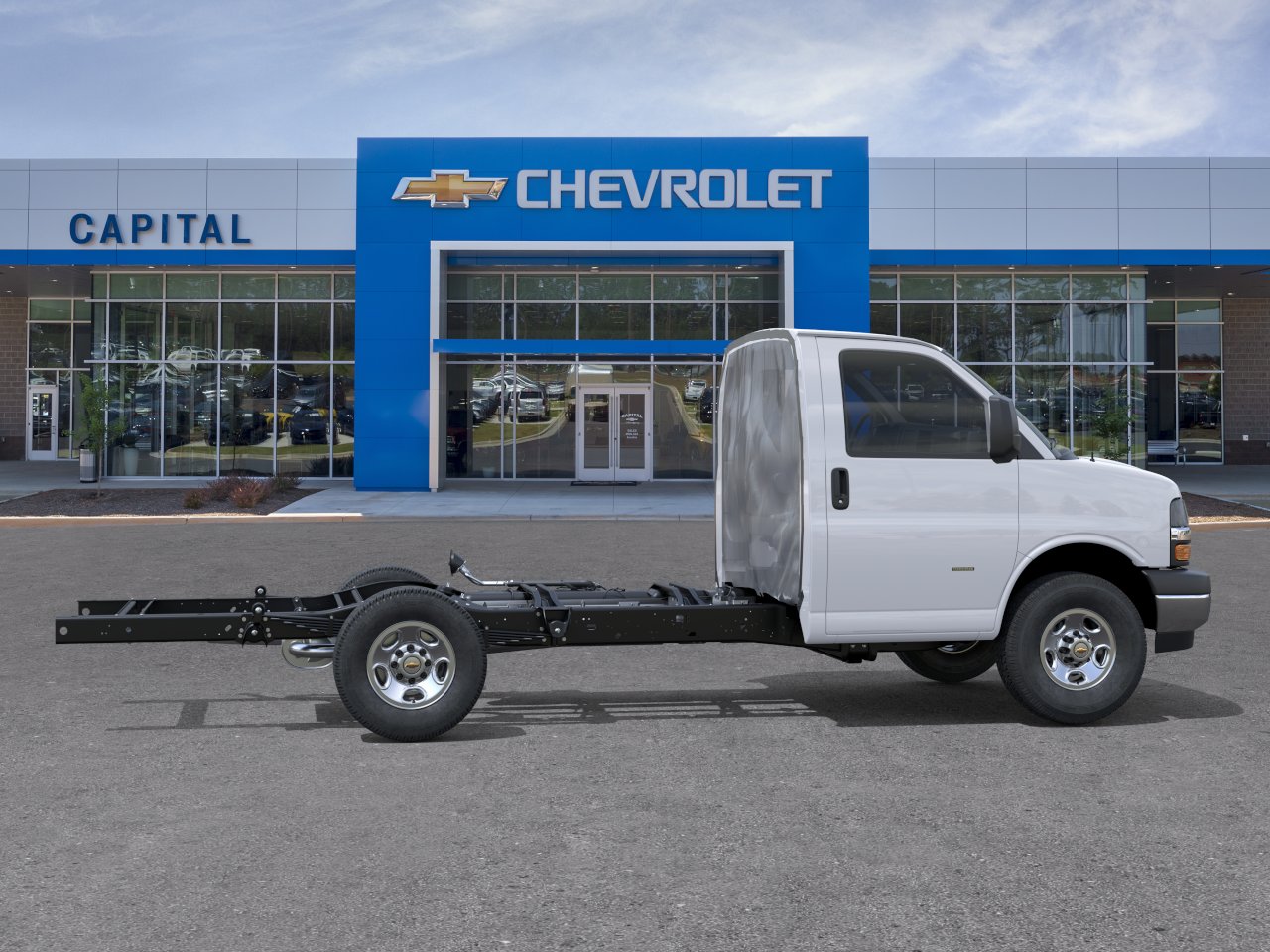 New 2026 Summit White Chevrolet 1WT image 5