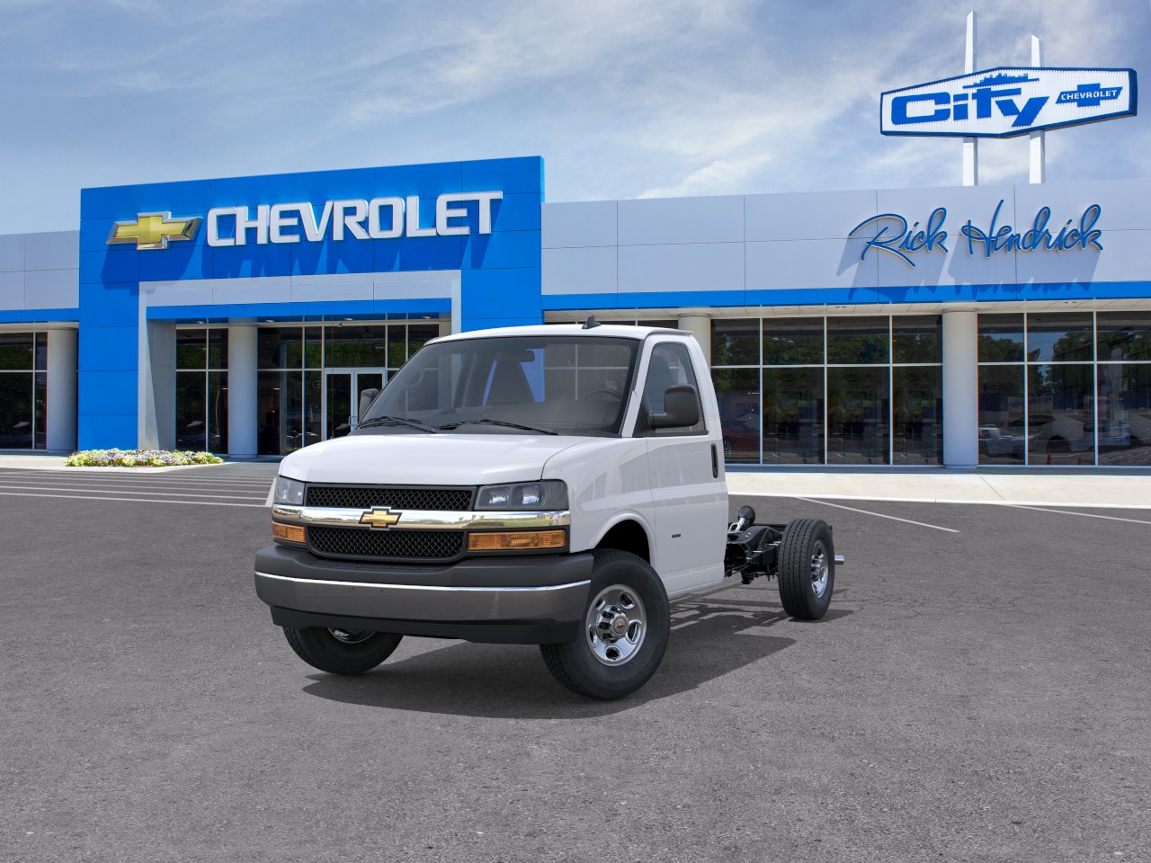 New 2025 Summit White Chevrolet 1WT image 33