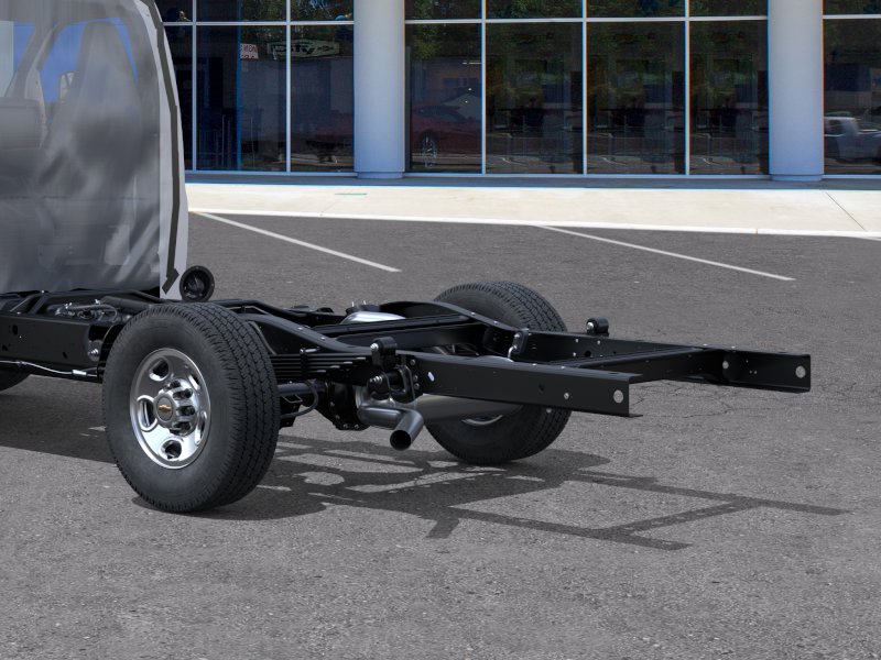 New 2025 Summit White Chevrolet 1WT image 36