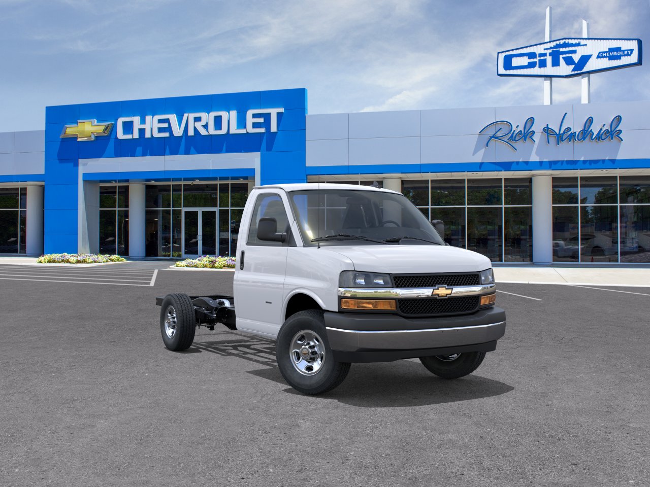 New 2025 Summit White Chevrolet 1WT image 26