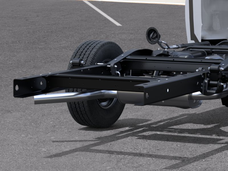 New 2025 Summit White Chevrolet 1WT image 39