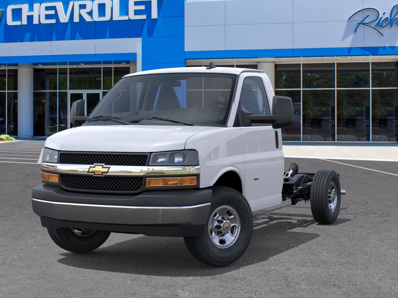 New 2026 Summit White Chevrolet 1WT image 32