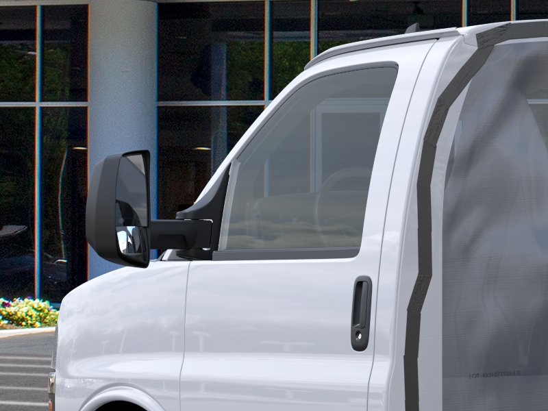 New 2026 Summit White Chevrolet 1WT image 38