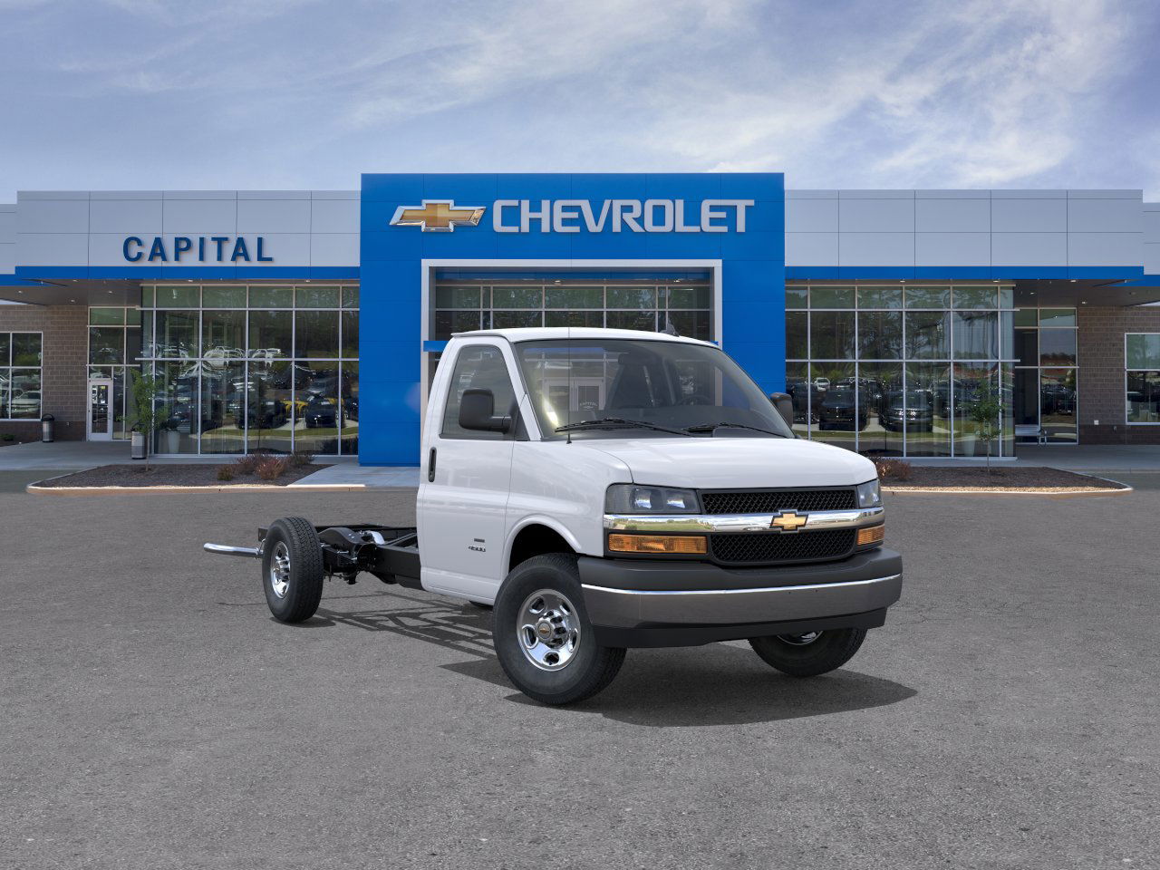 2025 Chevrolet Express Cutaway Base's photo