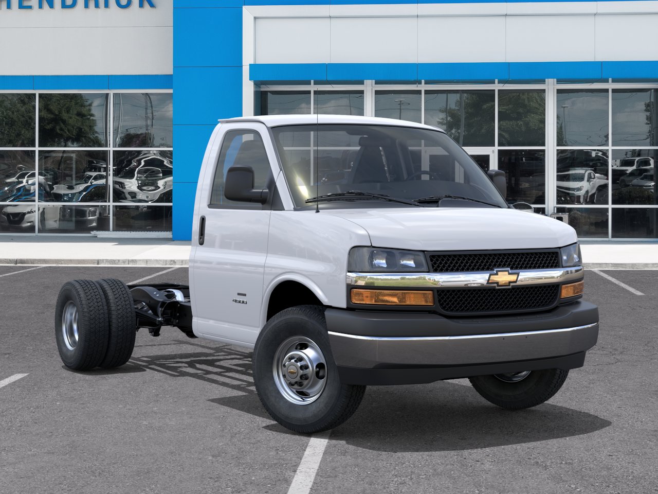 New 2026 Summit White Chevrolet  image 32