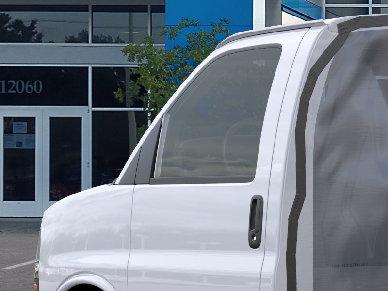 New 2026 Summit White Chevrolet 1WT image 38