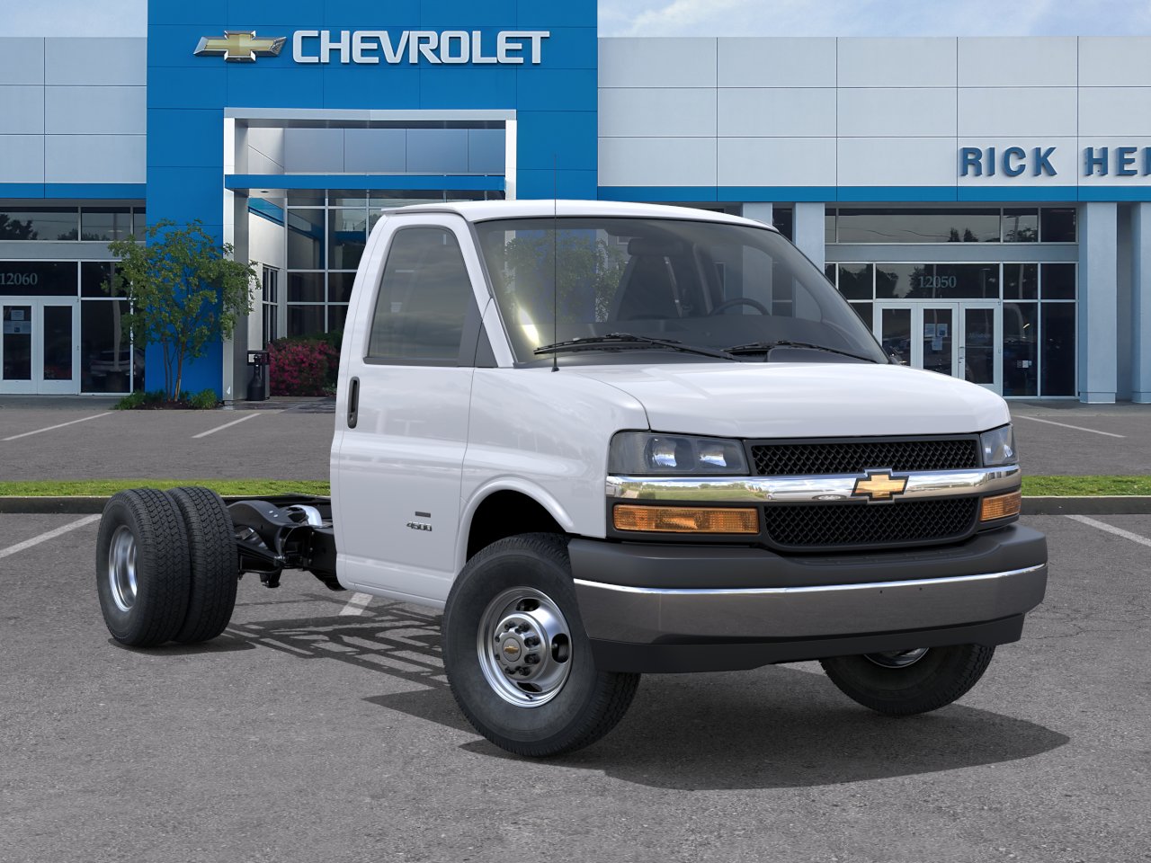 New 2026 Summit White Chevrolet 1WT image 33