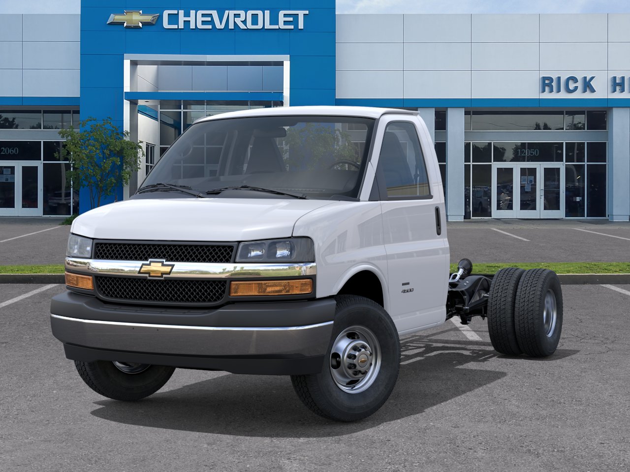 New 2026 Summit White Chevrolet 1WT image 32