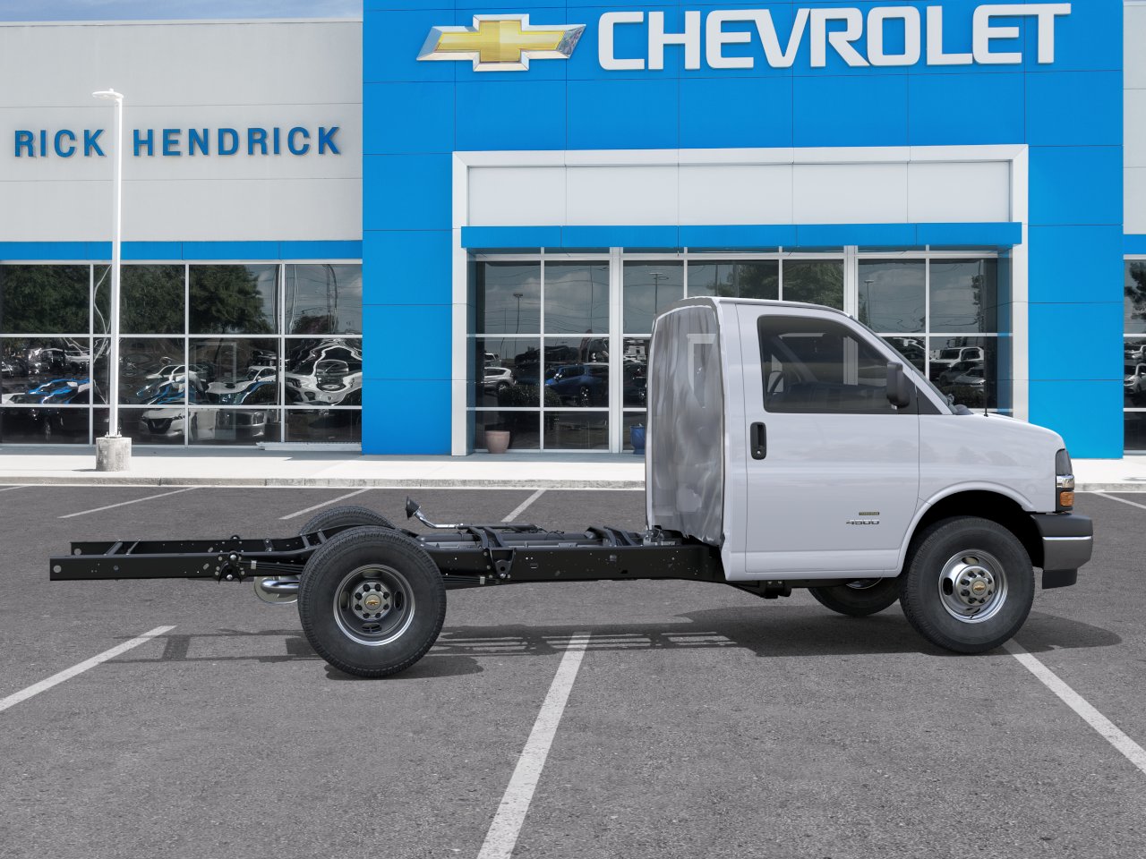 New 2026 Summit White Chevrolet  image 31