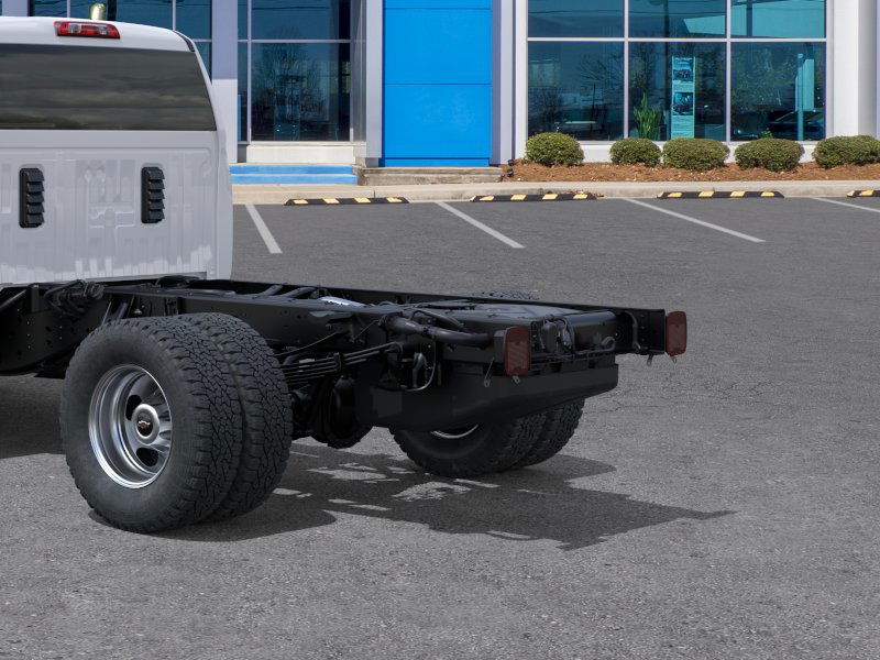 New 2025 Summit White Chevrolet Work Truck image 36