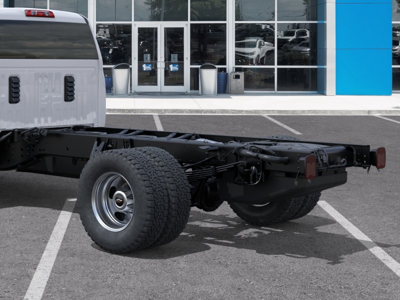 New 2025 Summit White Chevrolet Work Truck image 39