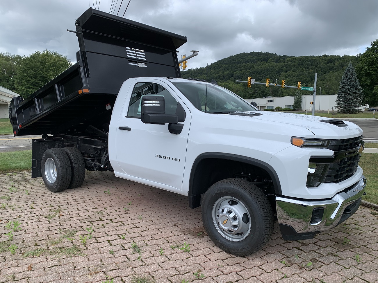 2025 Chevrolet Silverado 3500HD Work Truck's photo