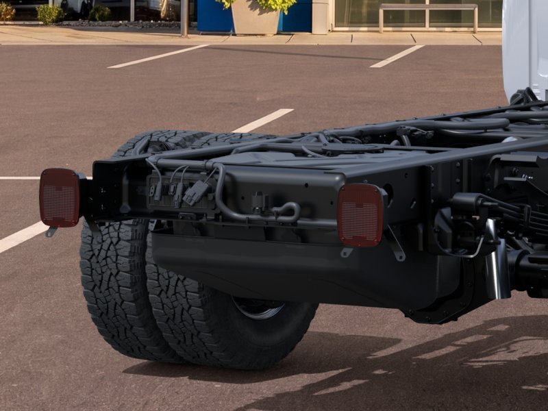 New 2025 Summit White Chevrolet Work Truck image 32