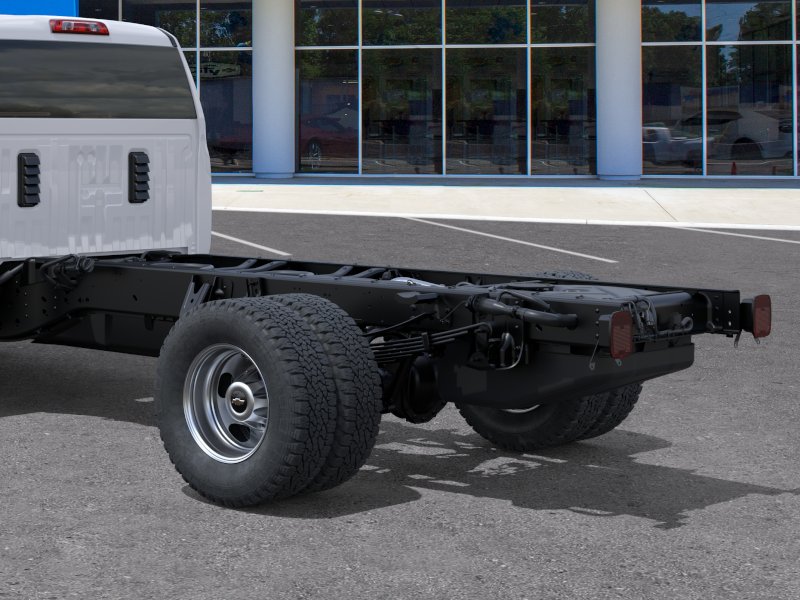 New 2025 Summit White Chevrolet Work Truck image 39