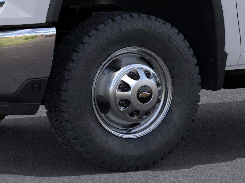 New 2026 Summit White Chevrolet Work Truck image 45