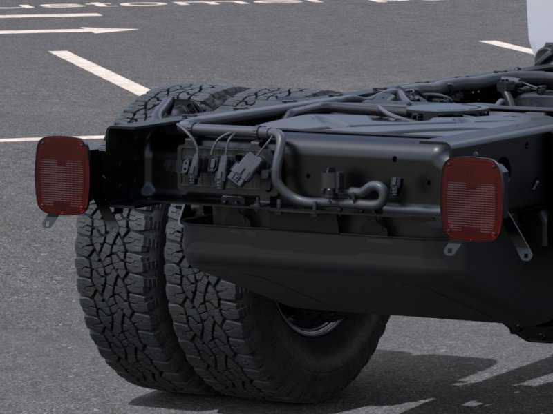 New 2026 Summit White Chevrolet Work Truck image 35