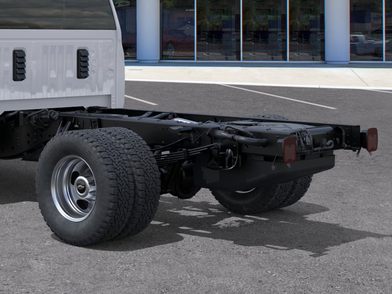 New 2026 Summit White Chevrolet Work Truck image 39