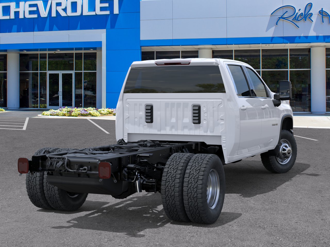 New 2026 Summit White Chevrolet Work Truck image 29