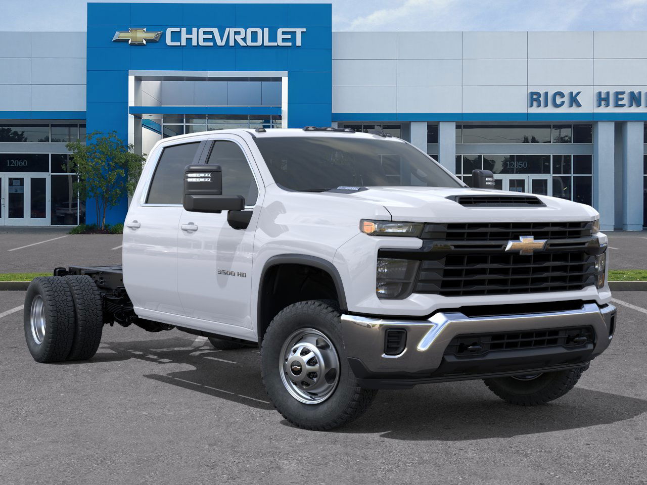 New 2026 Summit White Chevrolet Work Truck image 33