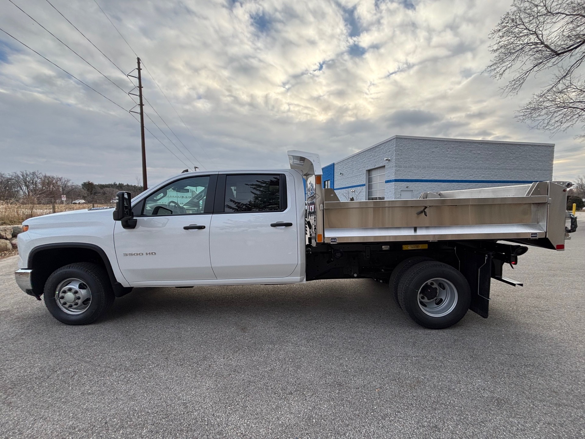 2025 Chevrolet Silverado 3500HD Work Truck photo 4