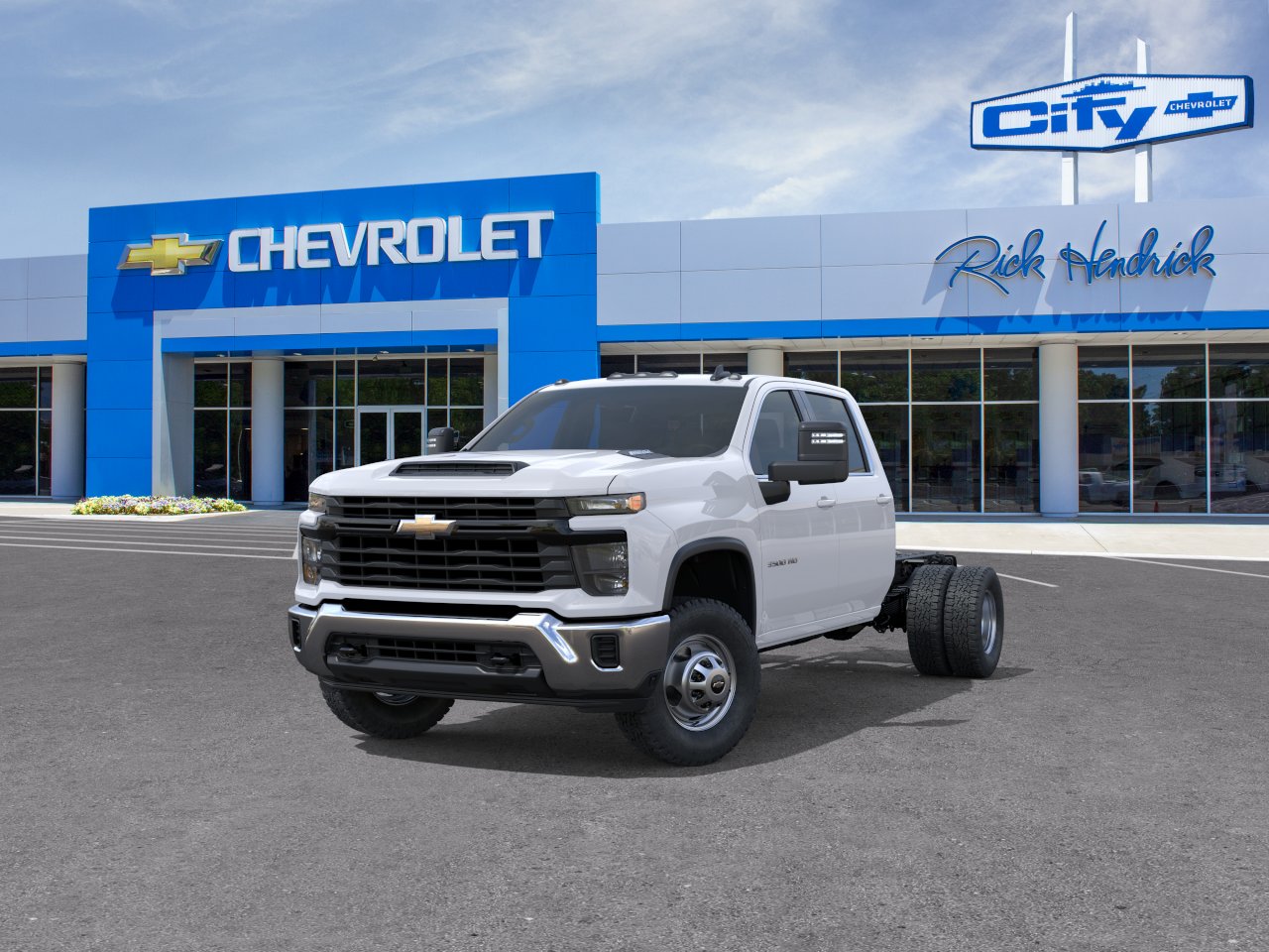 New 2026 Summit White Chevrolet Work Truck image 35