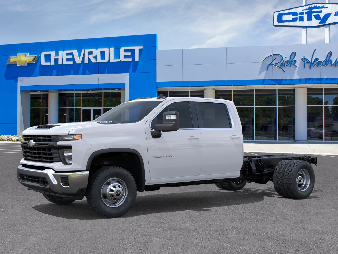 New 2026 Summit White Chevrolet Work Truck image 29