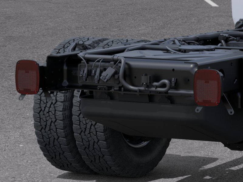 New 2026 Summit White Chevrolet Work Truck image 38