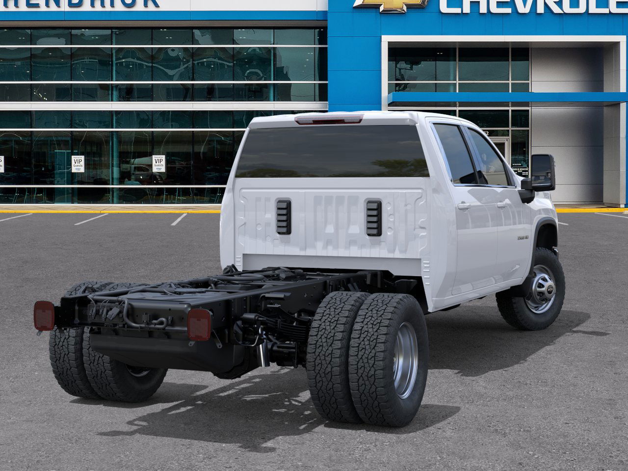 New 2026 Summit White Chevrolet Work Truck image 29