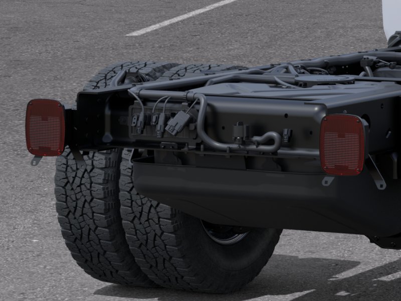 New 2026 Summit White Chevrolet Work Truck image 37
