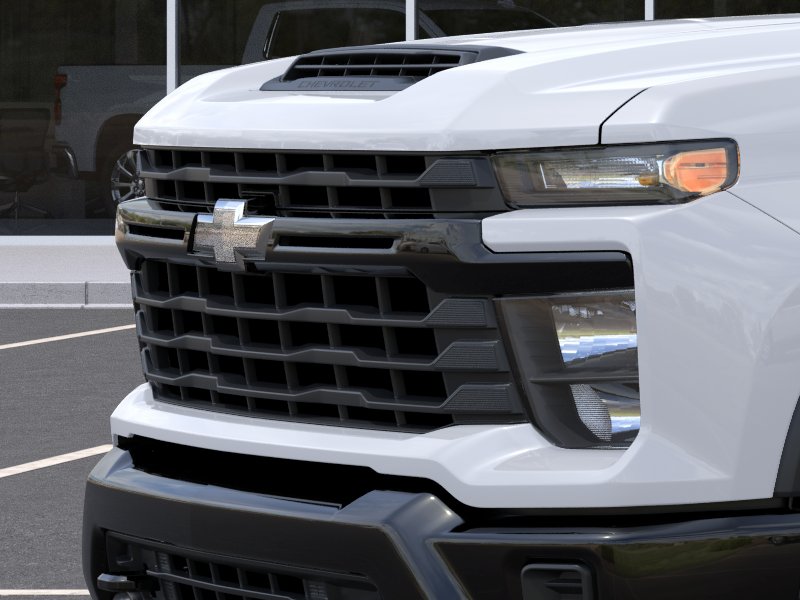 New 2026 Summit White Chevrolet Work Truck image 37