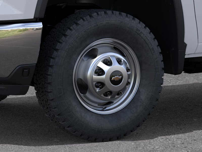 New 2026 Summit White Chevrolet Work Truck image 35