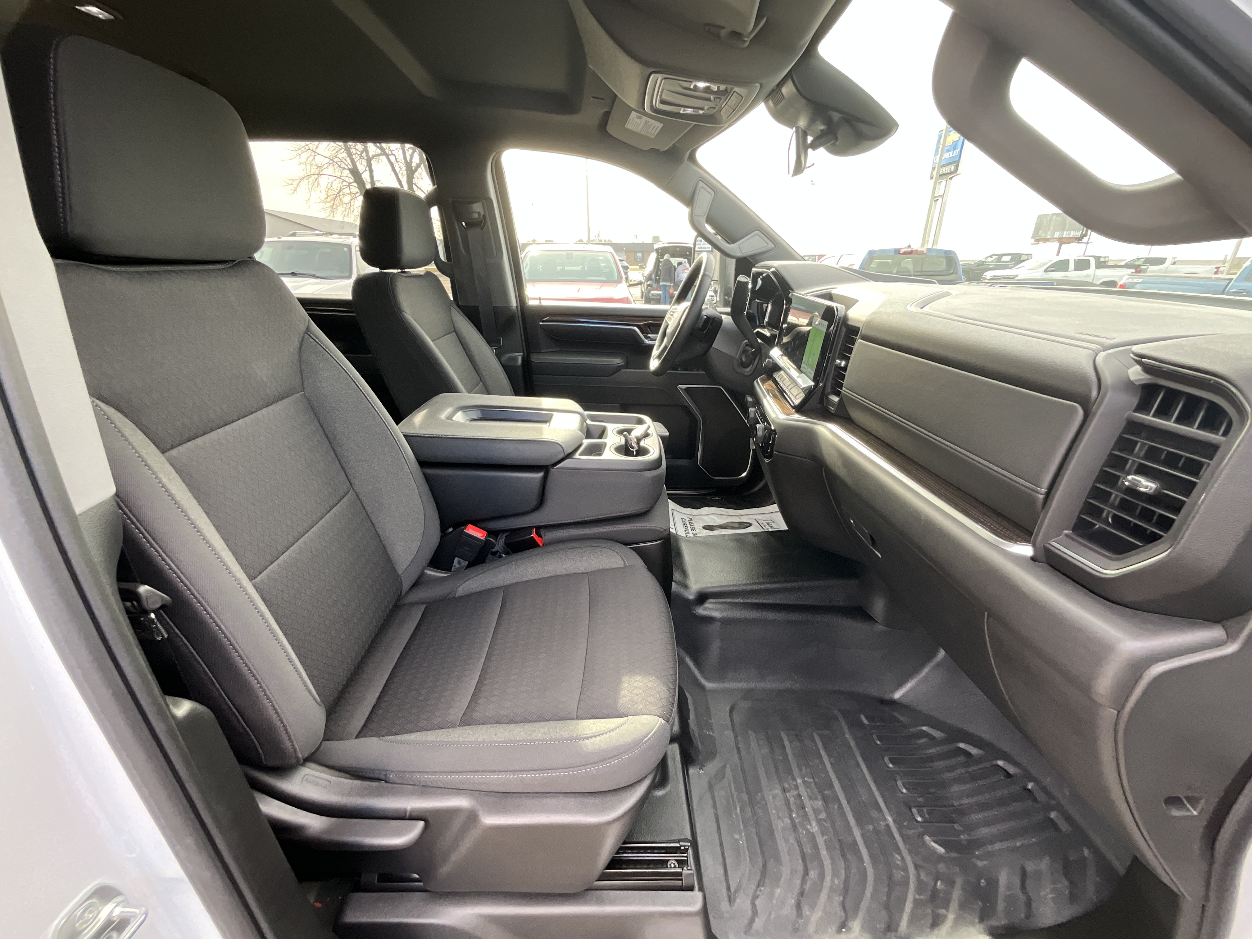 2025 Chevrolet Silverado 3500HD LT - Photo 19
